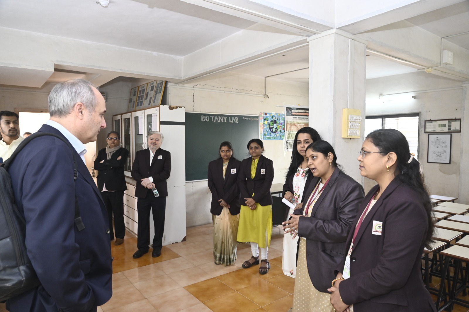 French delegation campus tour